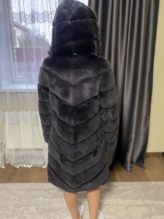 Продам шубу мех кролик-орилаг