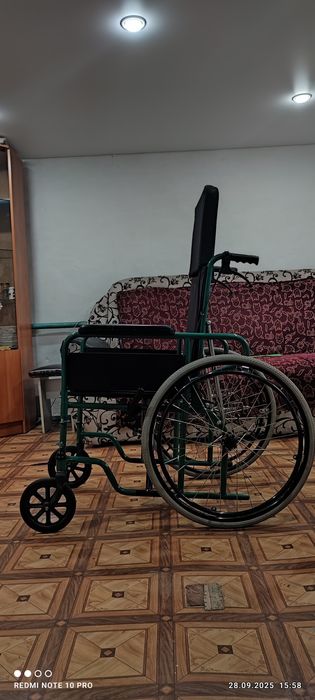 Продам инвалидную коляску