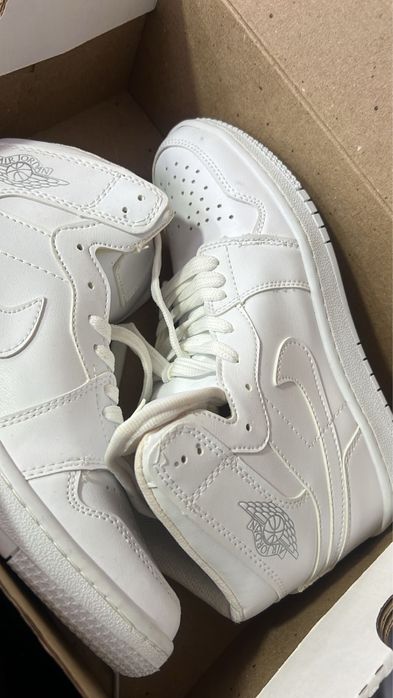 Продам кроссовки Air Jordan