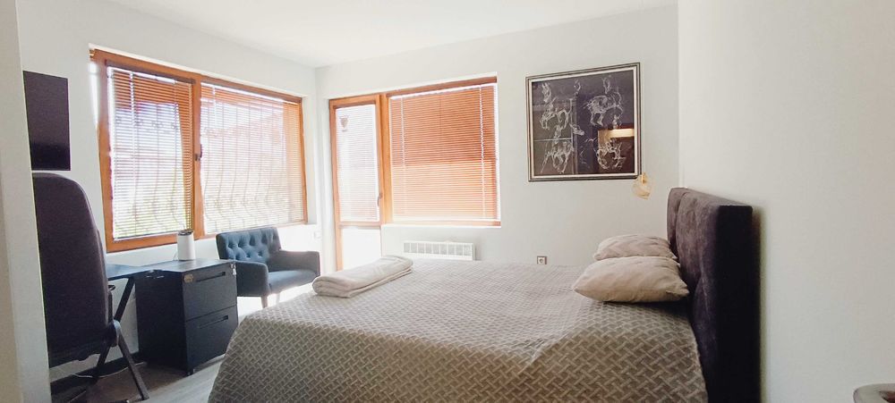 Дава се под наем Тристаен апартамент в Варна, Център - 101 кв.м за 897.6 € - Снимка #2