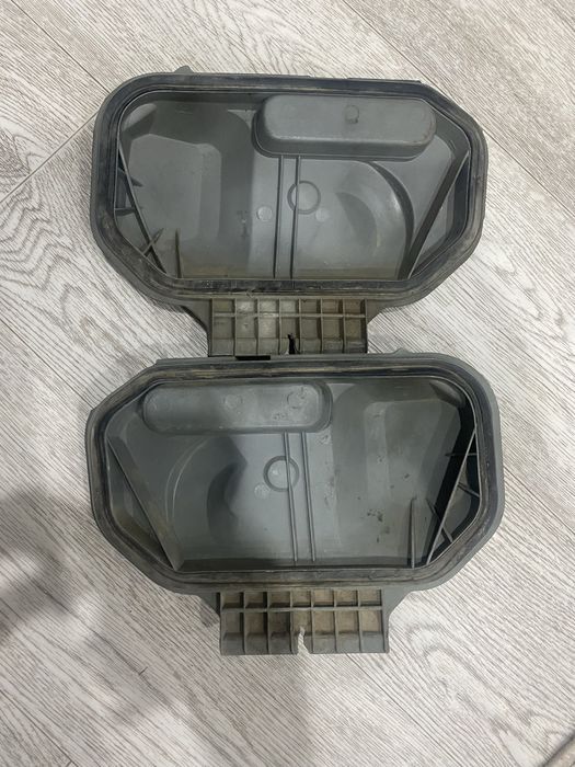 Продаю крышки фар w124 хелла оригинал