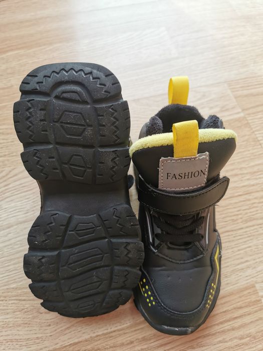 Ghetuțe tip adidași pentru copii(baietei) marca  Fashion