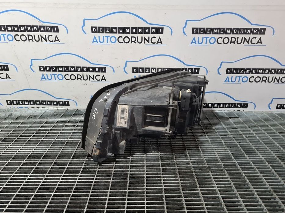 Far Dreapta Volvo XC90 Facelift 2002 - 2006 SUV 4 Usi (972) Fara xenon 30784152