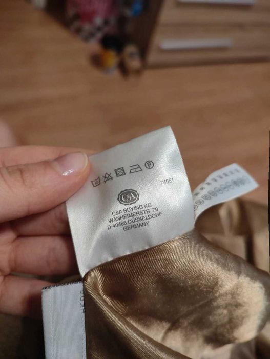 Palton cu guler îmblănit detașabil