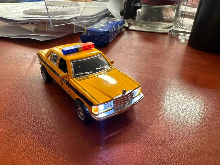 Macheta Mercedes Benz 123 - Cobra 1/43