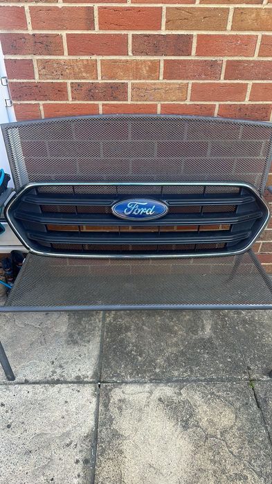 Ford transit custom  предна маска