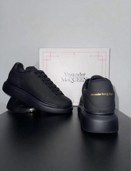 Vand McQueen negri