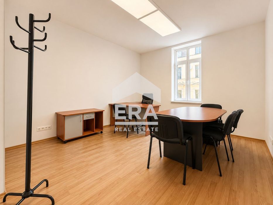 Дава се под наем Офис в София, Център - 92 кв.м за 1380 € - Снимка #1