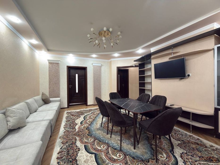 Мирабадский р-н, ЦУМ, 3/3/4, (LY)