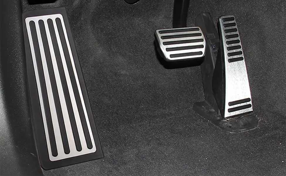 Ornamente metalice pedale R Design - Volvo (toate modelele)