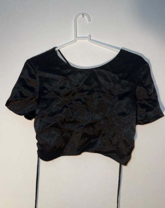 Top cu spatele gol si corset