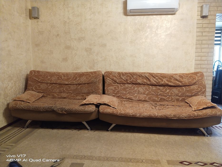 Диваны есть 3 шт