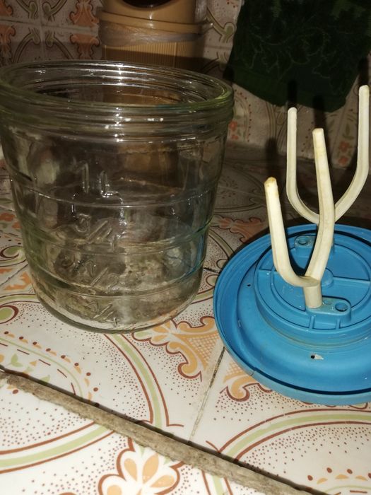 Продавам домашни потреби