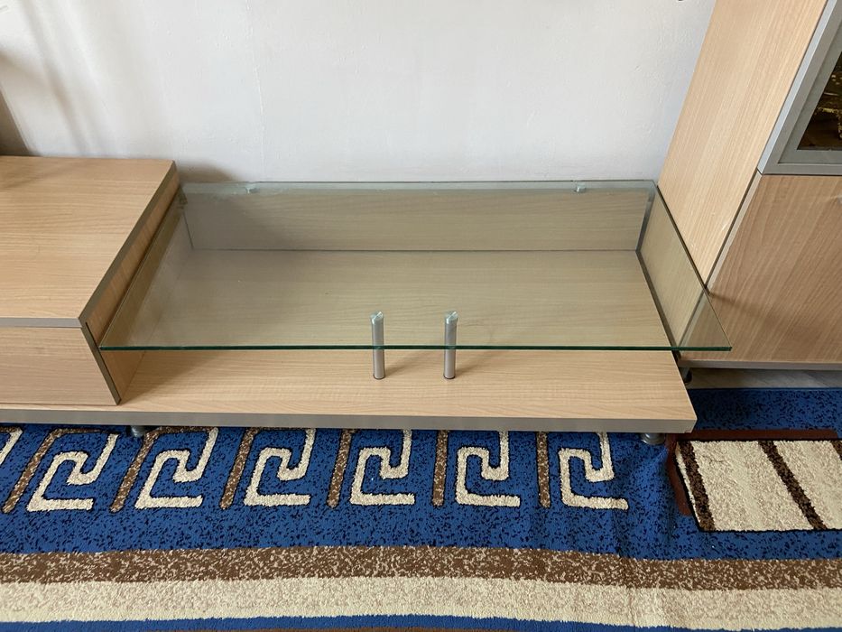 Продам полку под телевизор шкаф.