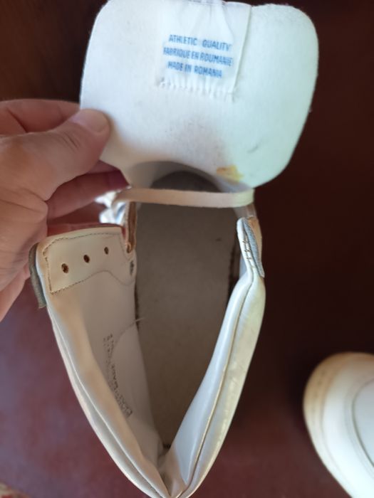 Noi!! Mărimea 43, adidas Rostart,piele ,fabricat la fab Pionierul București,