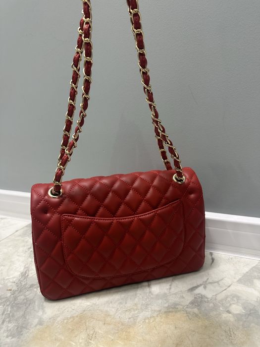 Chanel червена чанта