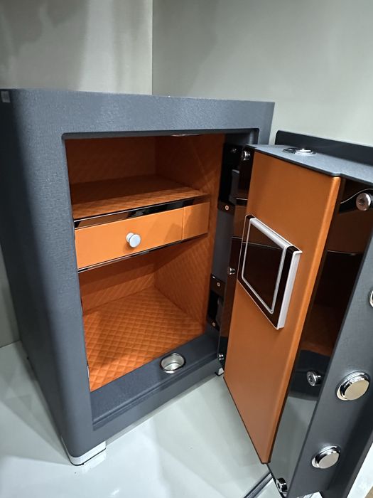 Продам сейф в отличном состоянии