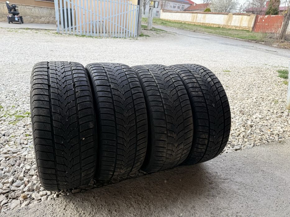 Зимни гуми 16* 215/45R16
