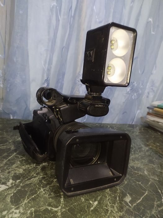 Видео камера SONY PD175