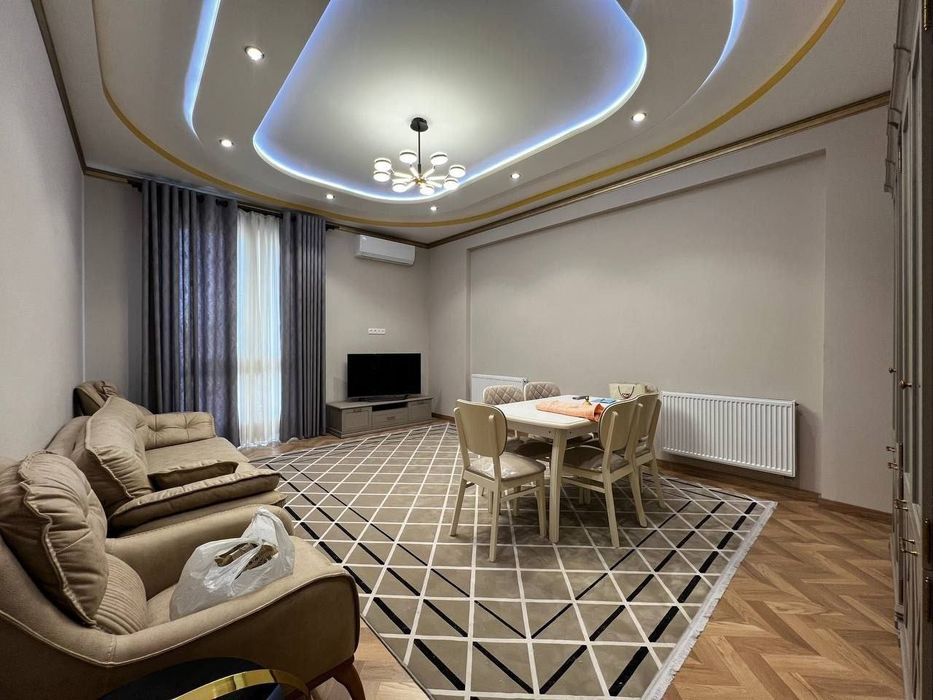 Продается 4х ком квартира в новостройке, ор-р: парк Бабура, 131м²