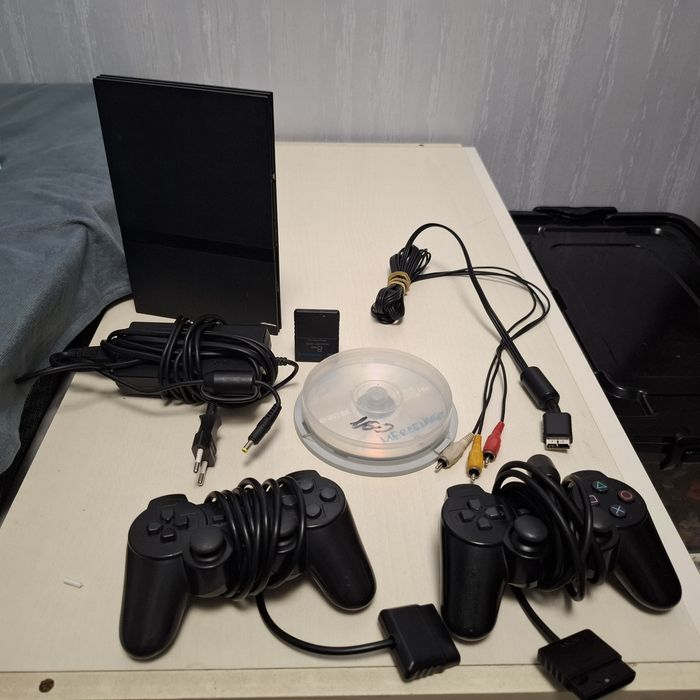 Продаю PlayStation 2 slim