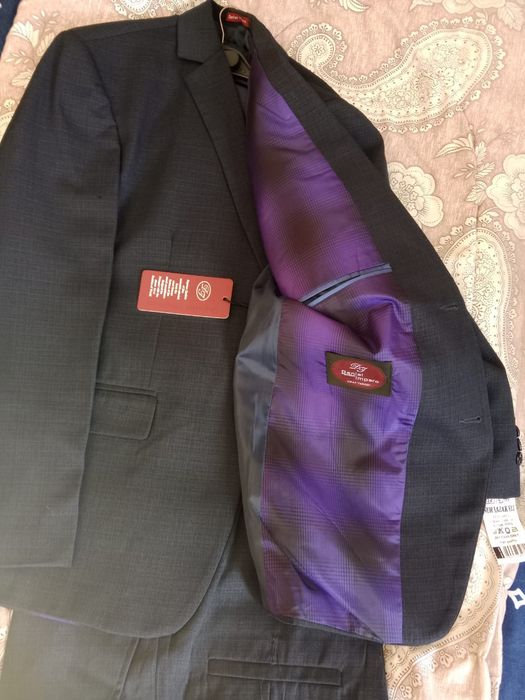 Продам костюмы мужские