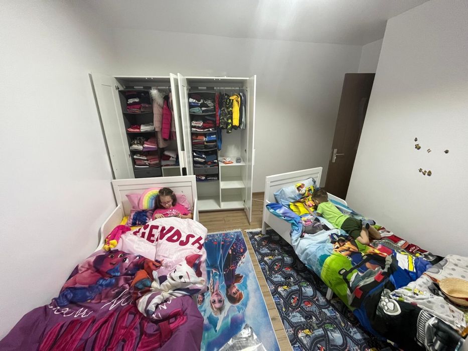 Vand pat extensibil cu saltea inclusa