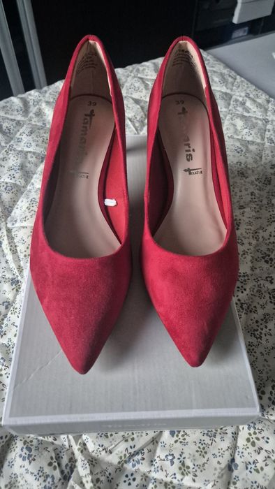 Дамски велурени обувки