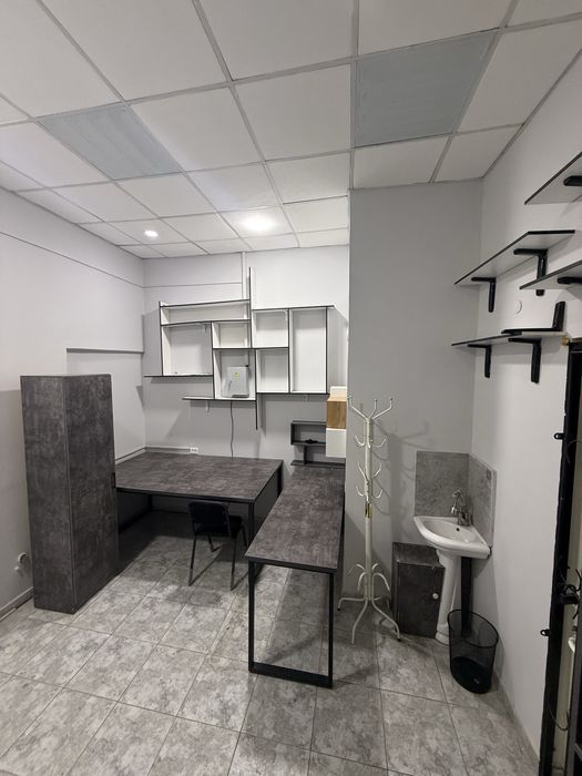 Arendaga topshiriladi. Сдается в аренду помещения.