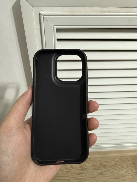 продам чехол на iPhone 16 pro