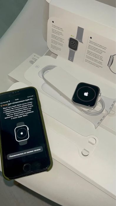 Продам часы Apple Watch SE 2022