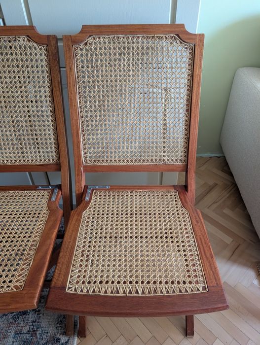 Сгъваеми столове от масивно дърво