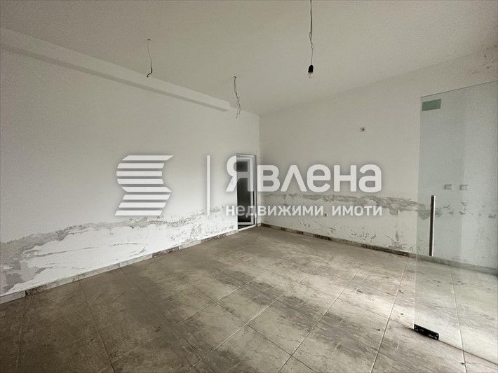 Магазин в Поморие - близо до плажа в оживен район