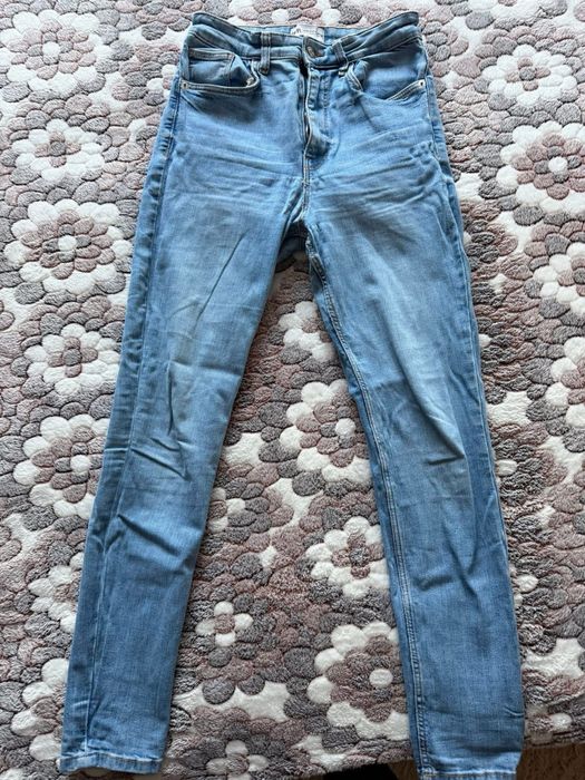 Маркови дънки в отлично състояние.