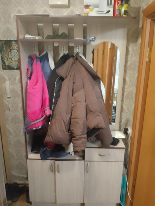 Прихожая,обувница