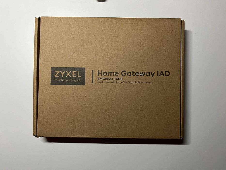 Двухдиапазонный гигабитный роутер Zyxel EMG5523