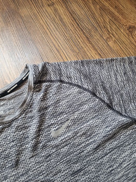 Страхотна мъжка тениска NIКЕ размер 2XL,
без забележки, размери 62см е