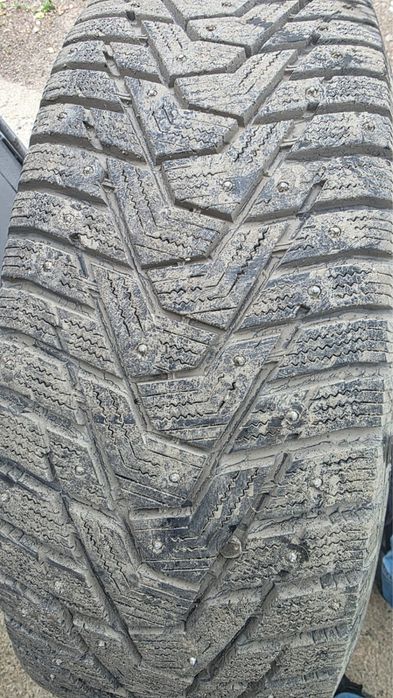 Продам почти новые шины R18