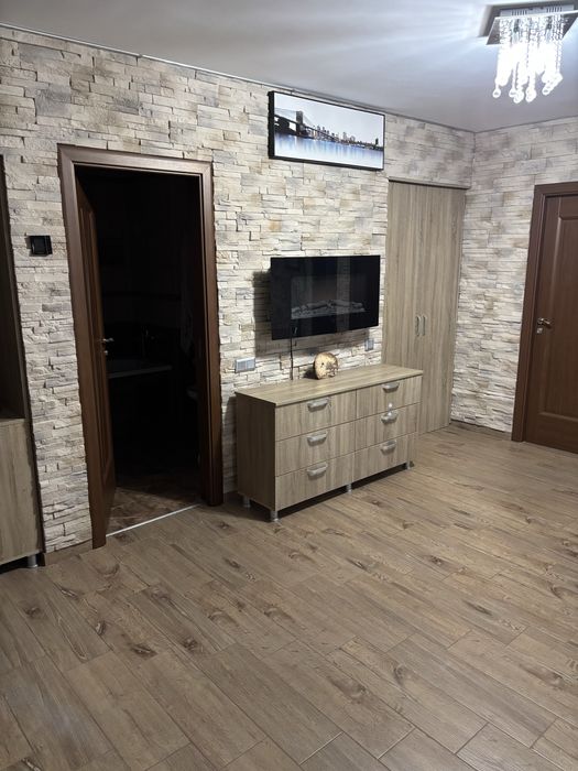 Vand apartament 3 camere