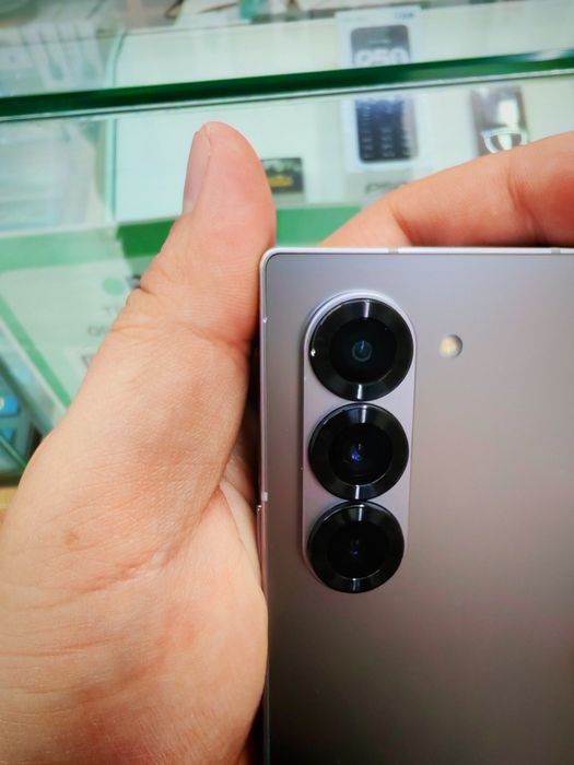 Fold 6 Samsung 12/256 (chehol bonus)