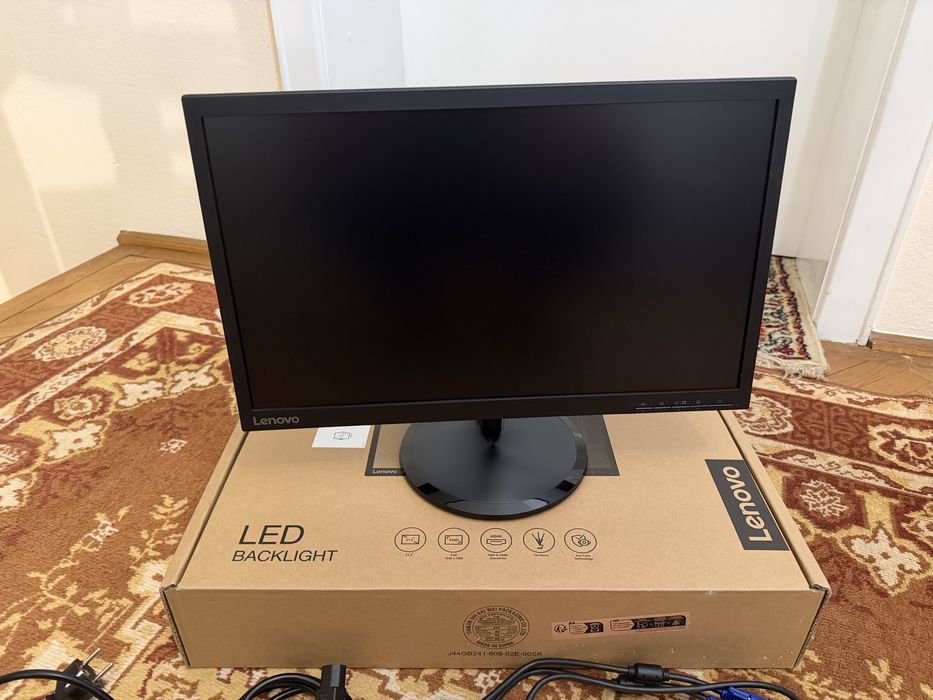 Monitor Lenovo Full HD 21.5” in garantie