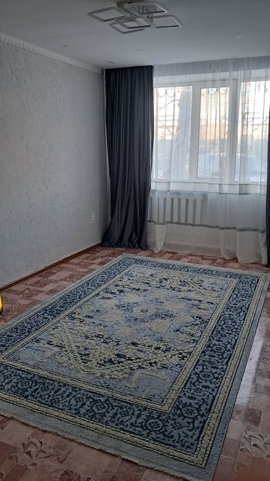 Продам квартиру район 11мкр станционная 33