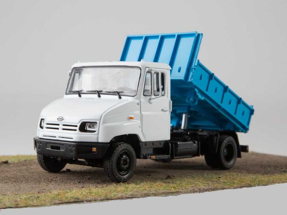 Масштабные модели 1/43 продам.