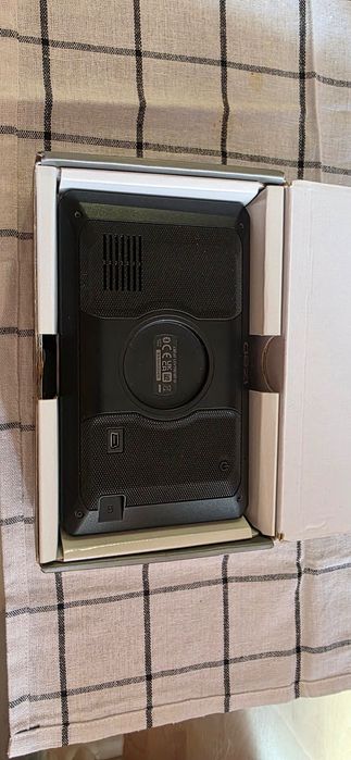 Навигация за камион Garmin Dezl LGV700 7 инча карти за цяла Европа