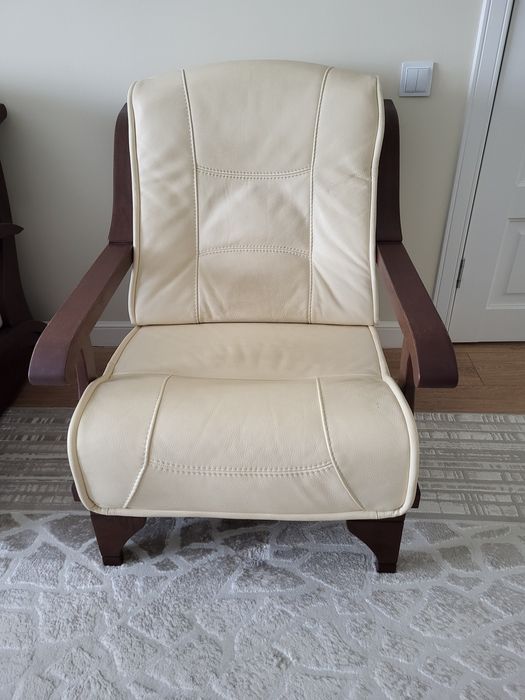 Кресло в коже, Беларусь