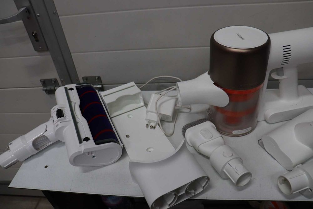 Вертикална прахосмукачка Xiaomi - Vacuum Cleaner G10 Plus EU, бяла