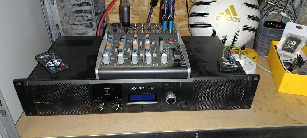 Усилвател   Behringer със пулт и колони