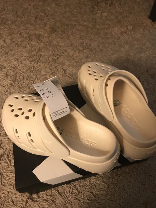 Vand crocs adidas noi