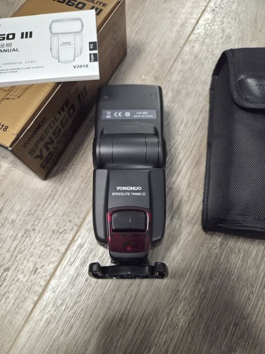 Vand Blitz speedlite Yongnuo YN560III universal ca nou