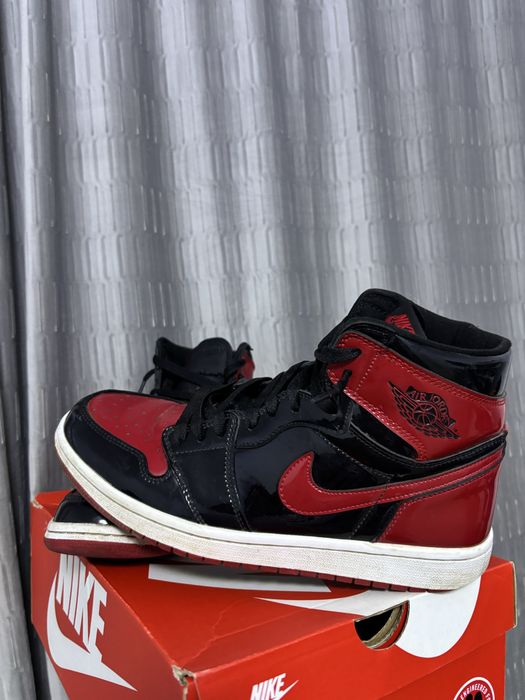 Adidasi jordan 1 patent bred
